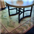 DR02. Tufted rug with floral design. Approx. 6' x 9' 